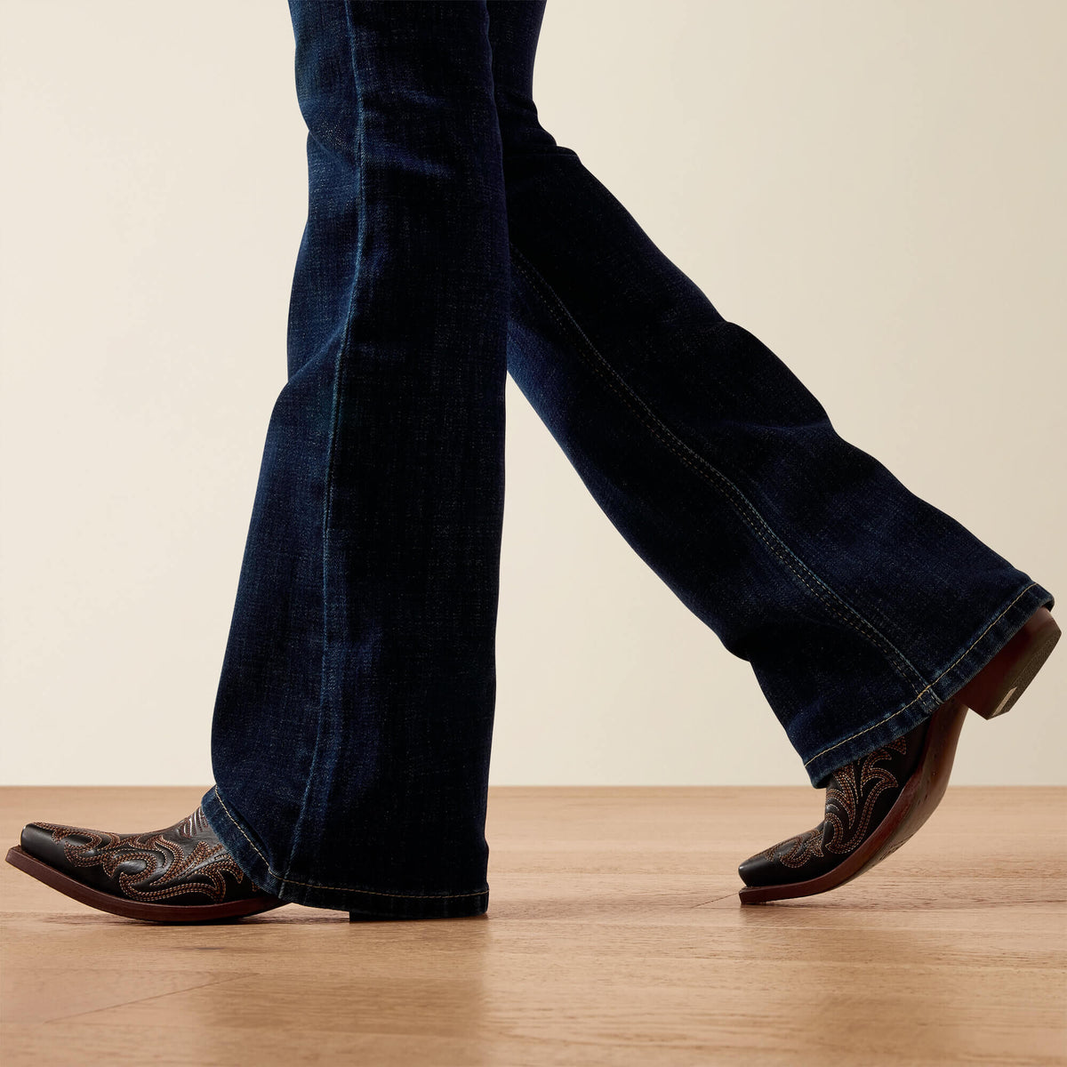 Perfect Rise Celia Boot Cut Jeans - US 5978
