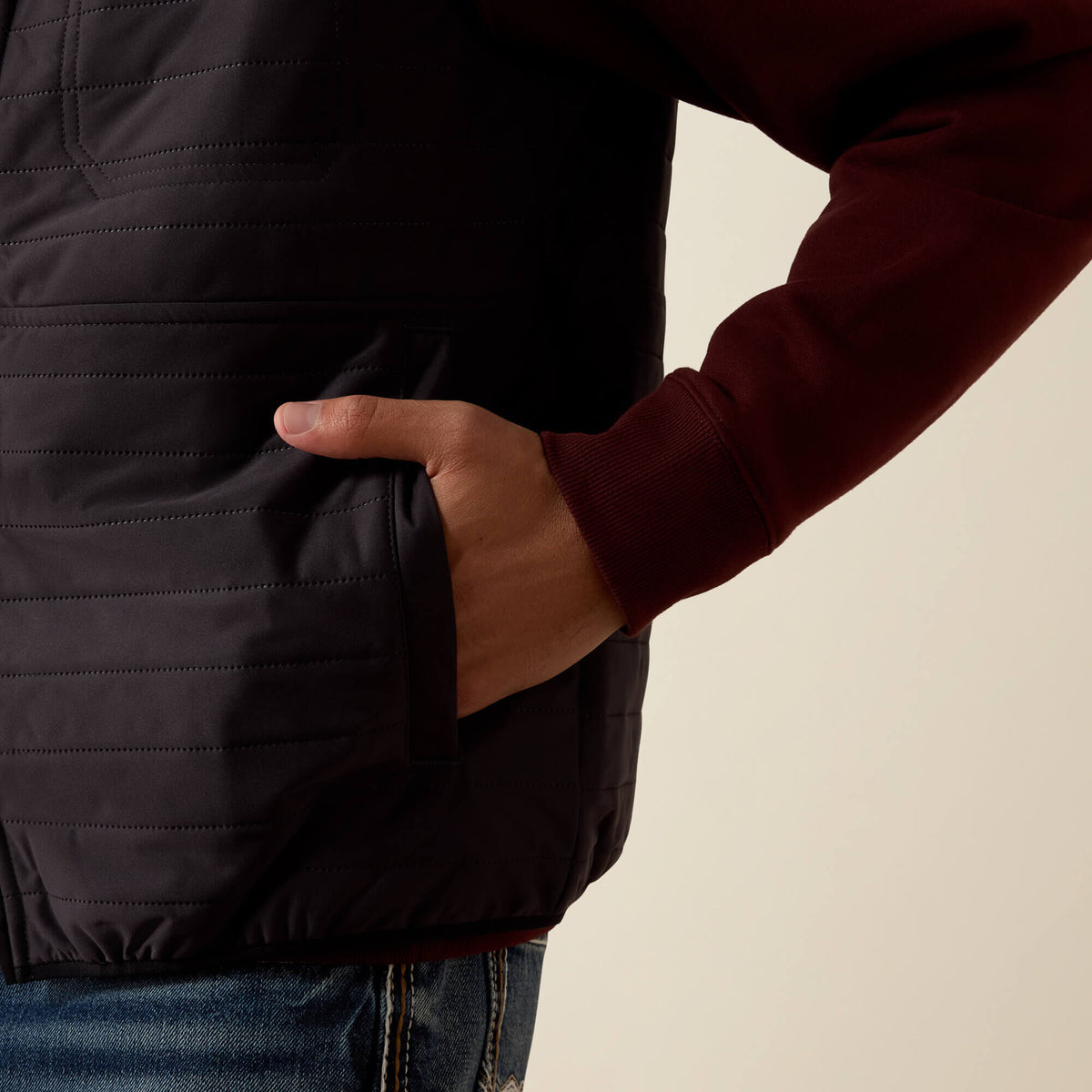Wylie Vest - US 4624