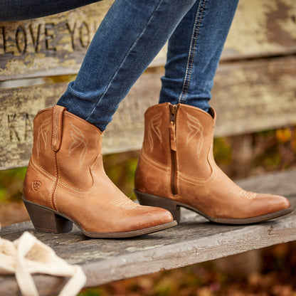Darlin Western Boot - US 7630