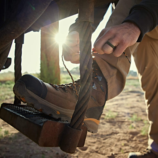 Endeavor 8" Waterproof Carbon Toe Work Boot - US 2932