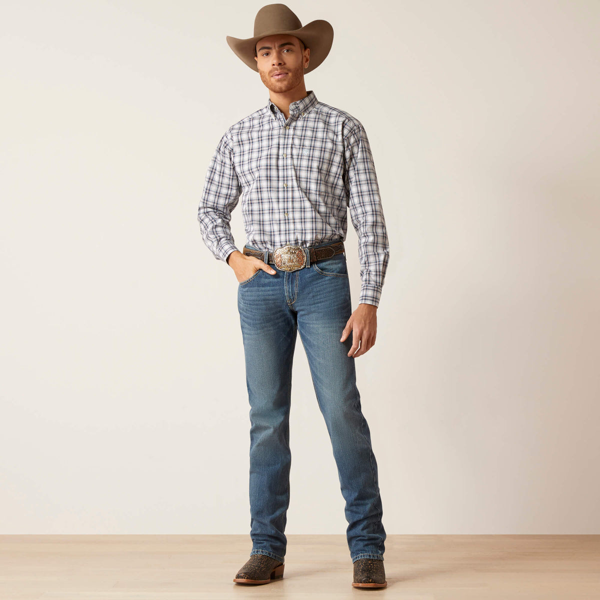 M7 Slim Ezra Straight Jean - US 6989