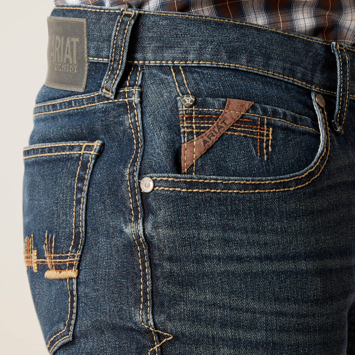 M4 Relaxed Derek Boot Cut Jean - US 3703