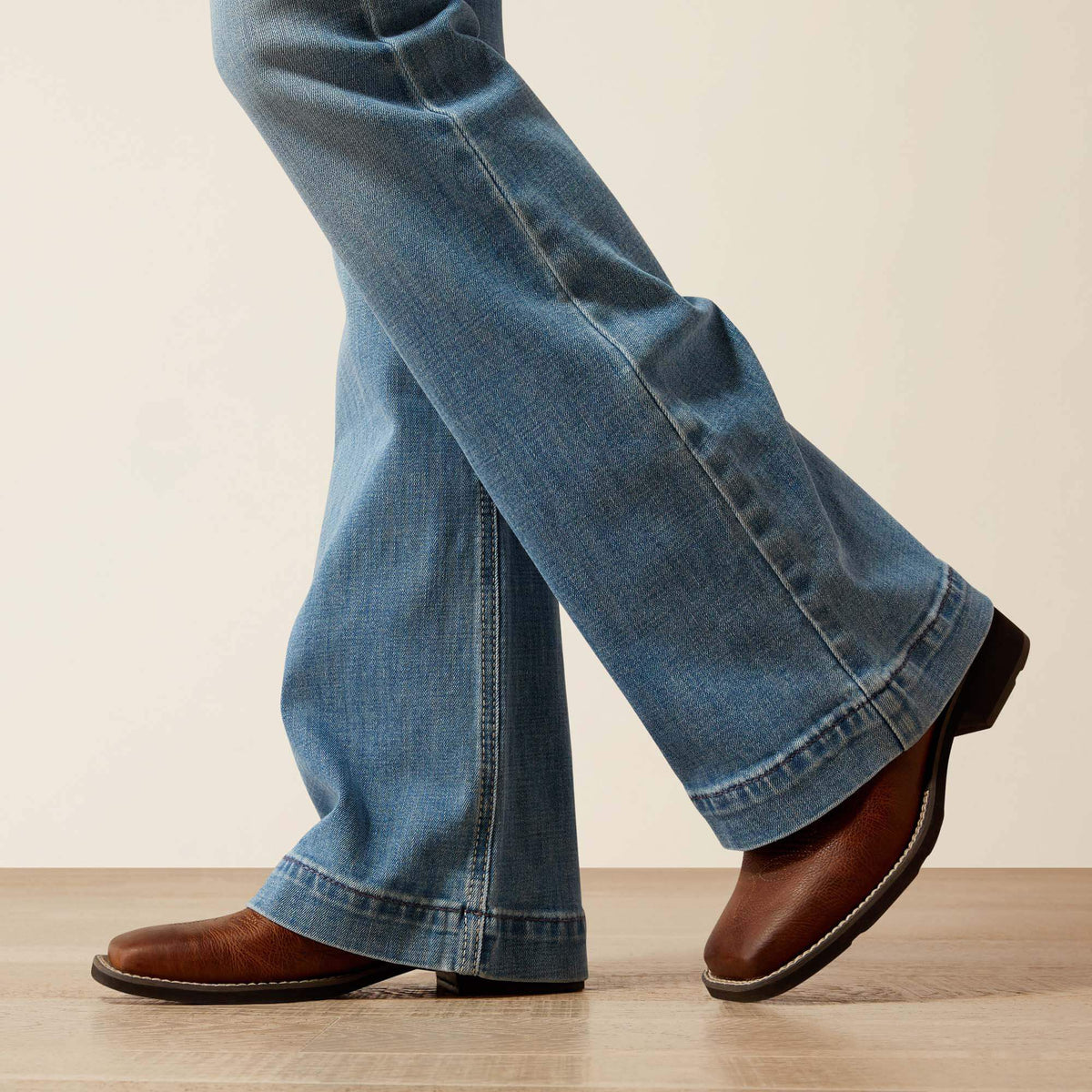 Mid Rise Giovana Leg Slim Trouser Jeans - US 2089