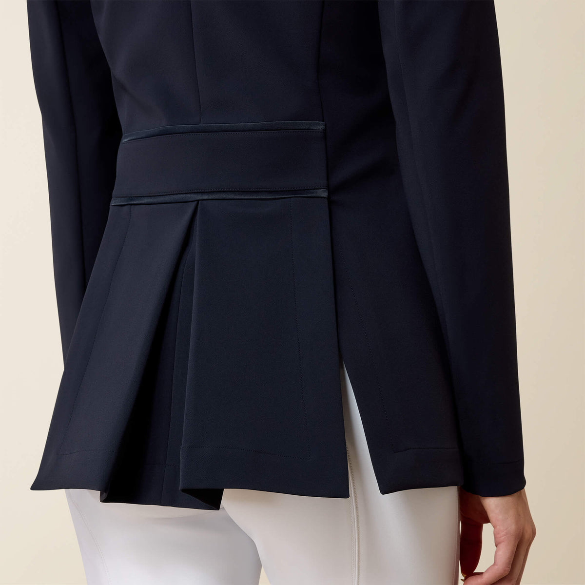 Allure Show Coat - US 6421