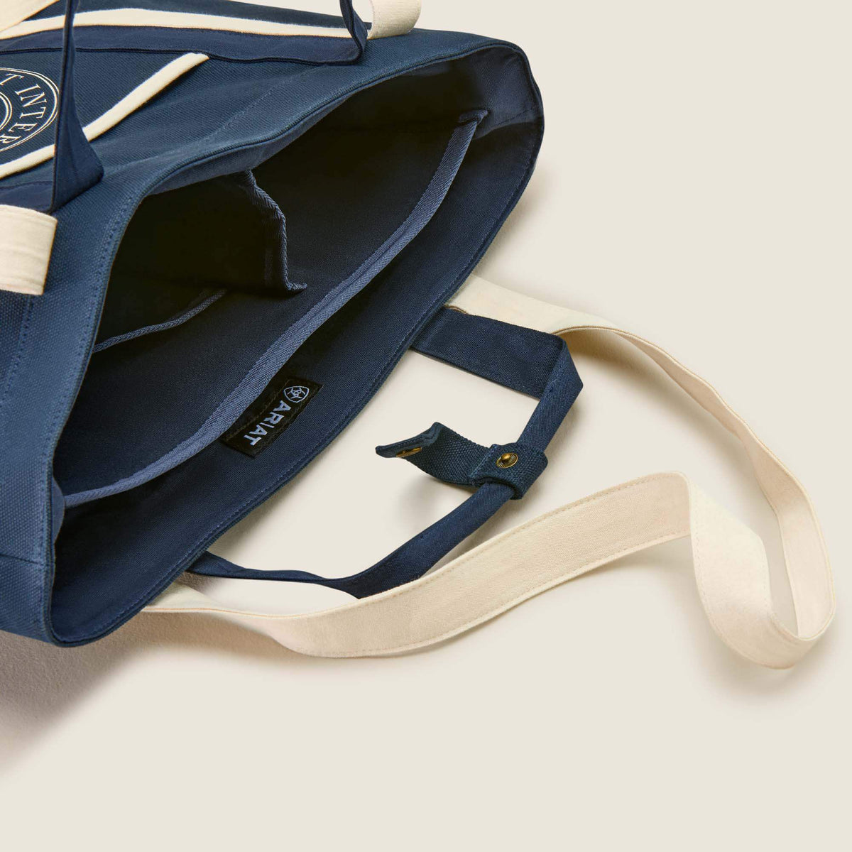 Collegiate Tote - US 8949
