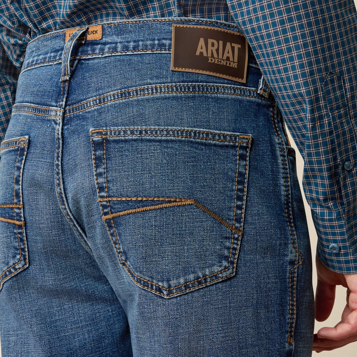 M7 Slim Garth Classic Rise Straight Leg Jeans - US 4987