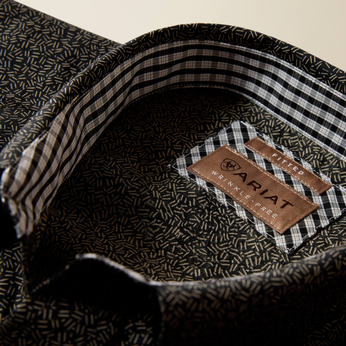 Wrinkle Free Braven Fitted Snap Shirt - US 6152