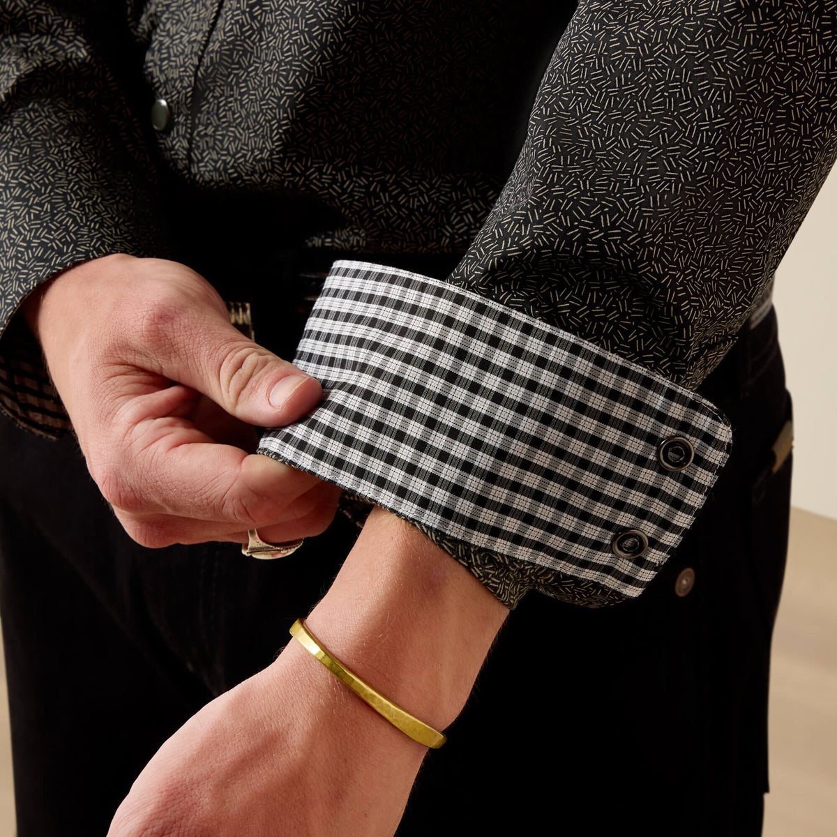 Wrinkle Free Braven Fitted Snap Shirt - US 6152