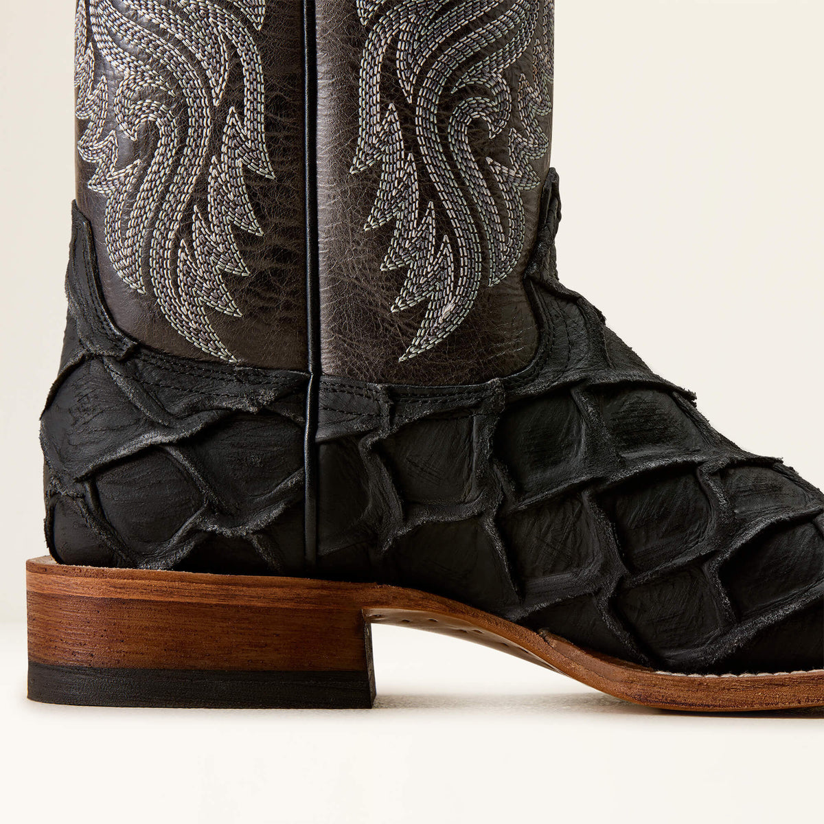 Riverside Wide Square Toe Cowboy Boot - US 9617